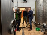 Crespín durant la visita a la cooperativa agrícola Espluguenca (foto: Sub. Govern espanyol a Lleida).