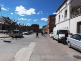 Estat actual de la calçada del carrer Comerç.