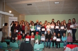 Els alumnes dels col·legis en la commemoració del Dia de la Poesia.